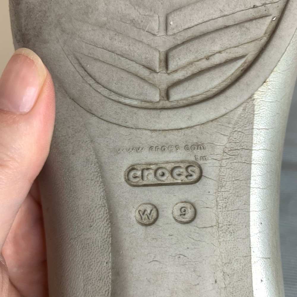 Crocs Silver Sandals 9 - Picture 10 of 10
